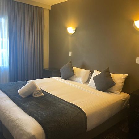 The Astor Hotel Motel Гоулберн Номер фото