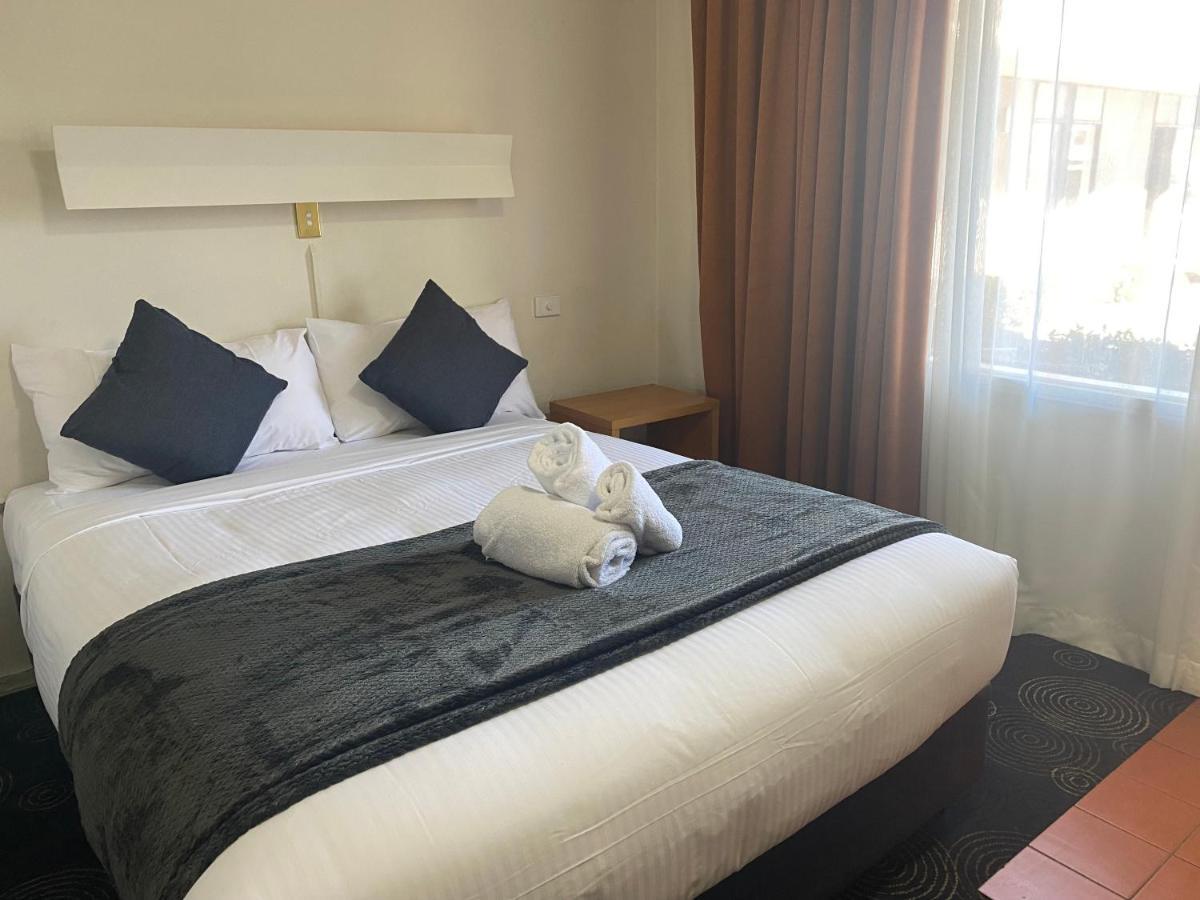 The Astor Hotel Motel Гоулберн Екстер'єр фото