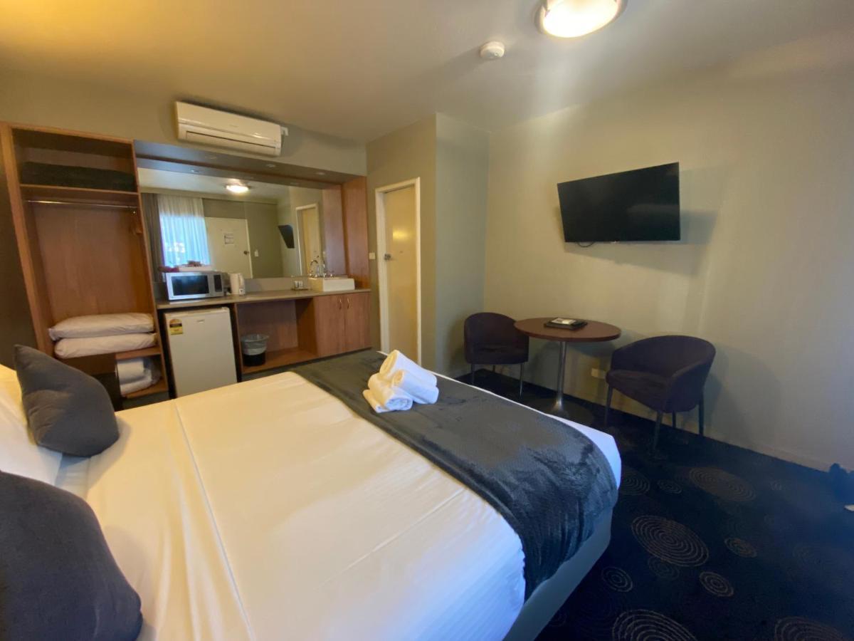The Astor Hotel Motel Гоулберн Екстер'єр фото