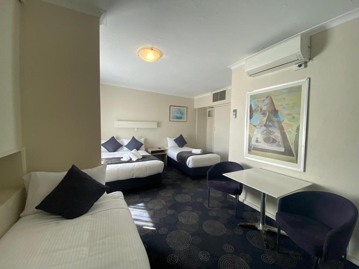 The Astor Hotel Motel Гоулберн Екстер'єр фото