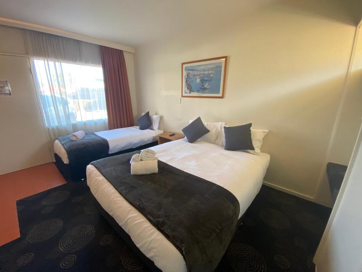The Astor Hotel Motel Гоулберн Екстер'єр фото