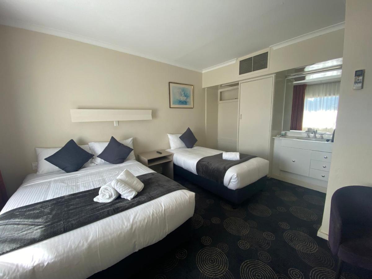 The Astor Hotel Motel Гоулберн Екстер'єр фото