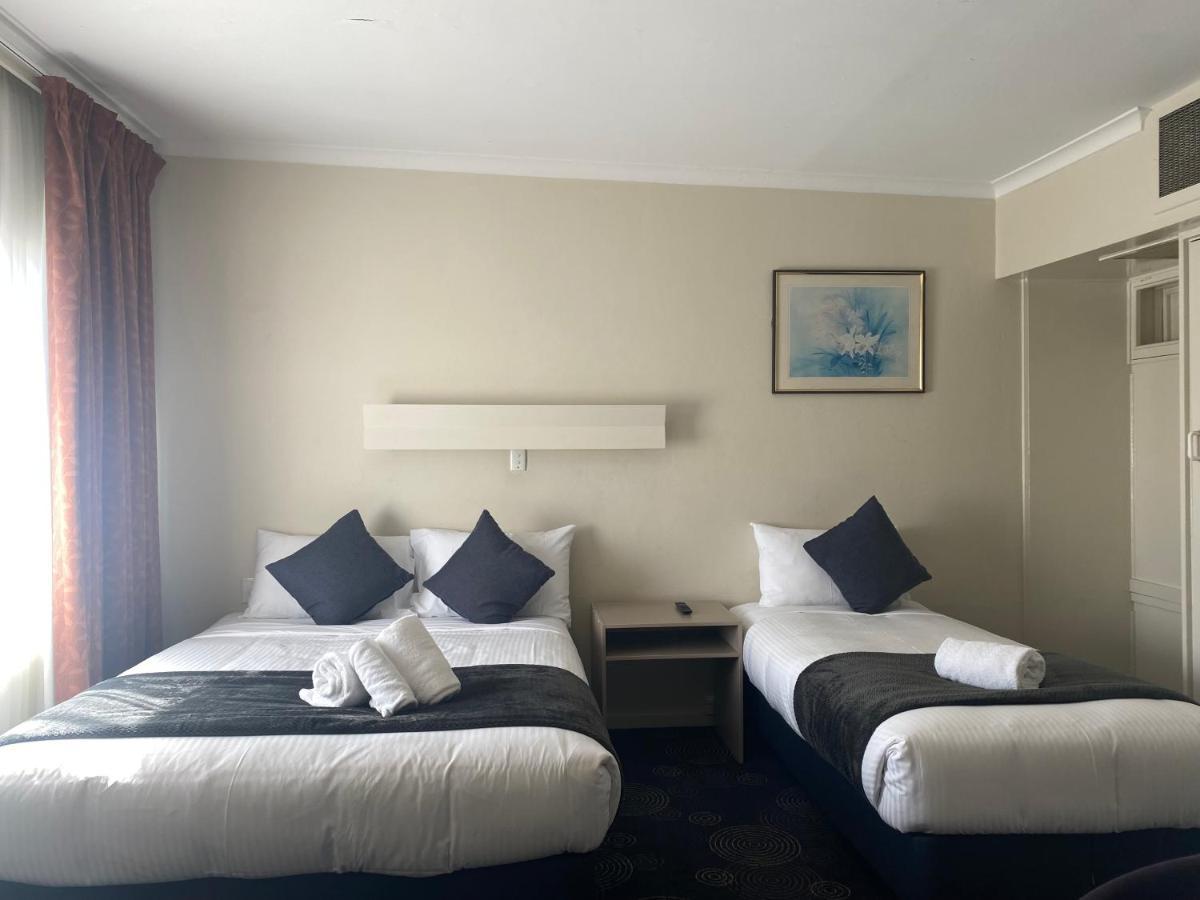 The Astor Hotel Motel Гоулберн Екстер'єр фото