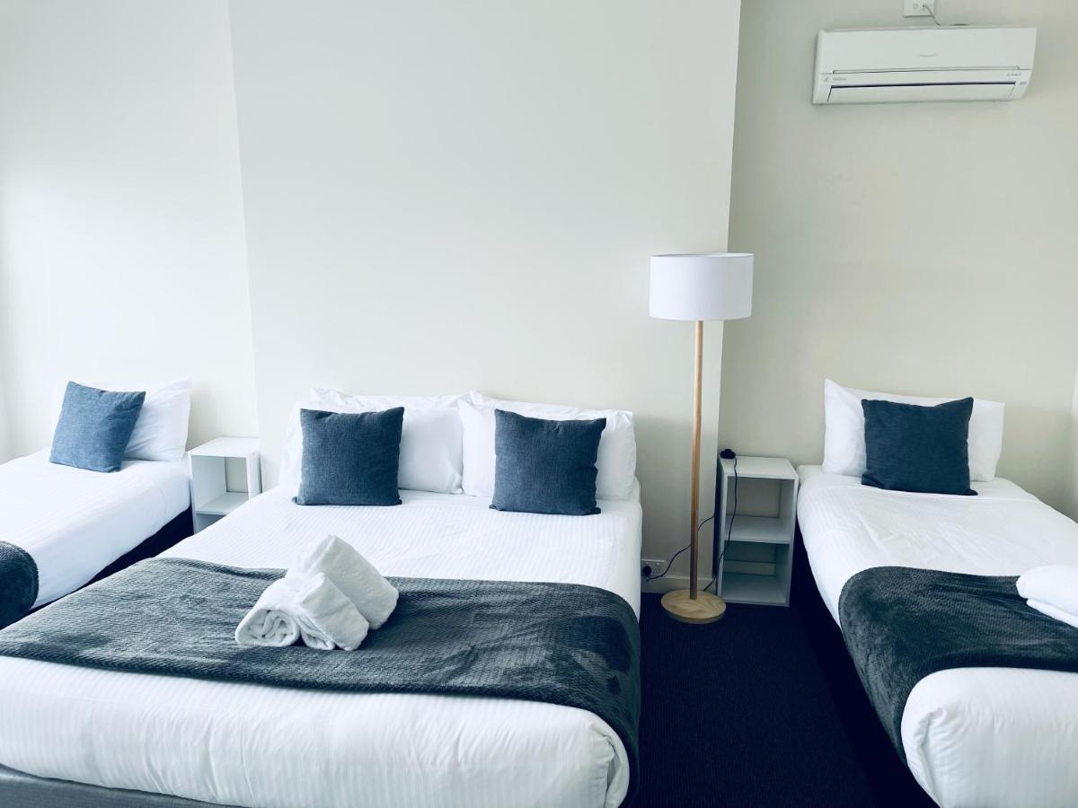 The Astor Hotel Motel Гоулберн Екстер'єр фото