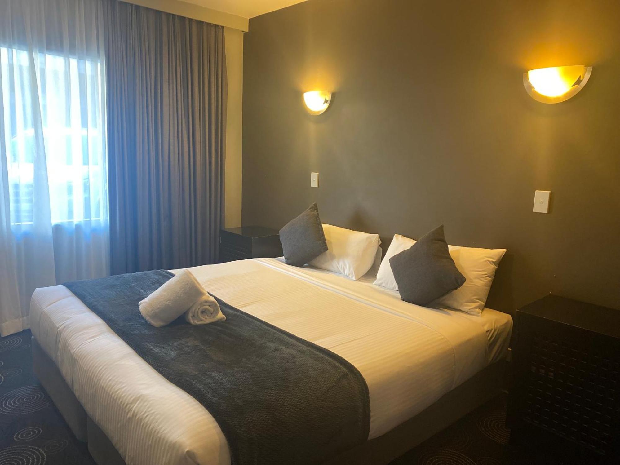 The Astor Hotel Motel Гоулберн Номер фото